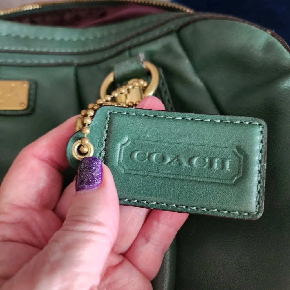 COACH LEATHER TOP ZIP GOLD HARDWARE SATCHEL